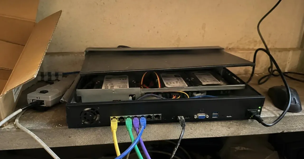 NVR vs DVR : quelle technologie d'enregistrement vidéo choisir en 2026 ?