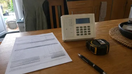 Prix installation alarme Paris et Hauts-de-Seine : ce qui fait varier le devis